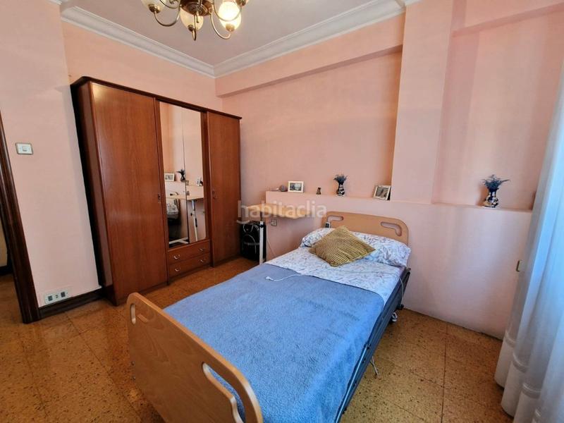 Foto fe8f45f4-ba52-4153-9261-08cac1093670. Piso zona abaro. con ascensor y balcón. hall, salón, 3 habitaciones, cocina equipada, baño con ducha y ventana, balcón soleado. tiene c en Portugalete