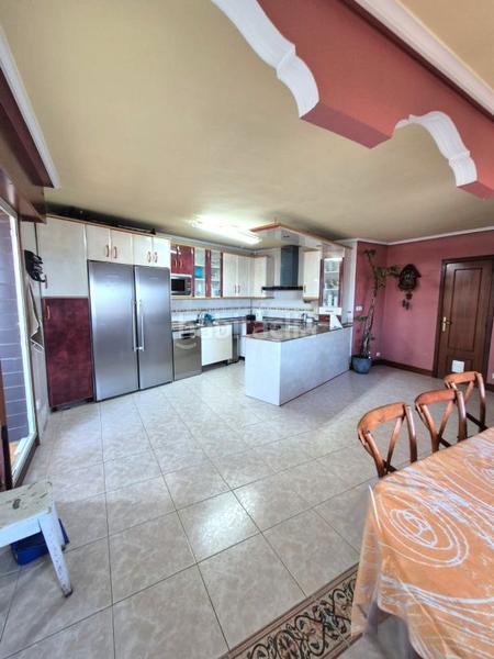 Foto ded6c0f5-ab01-4142-8522-3415c3fb3018. Ático atico con maravillosas vistas al mar y espectacular terraza. hall grande, salón comedor grande, cocina comedor inmensa, 4 habitaci en Santurtzi