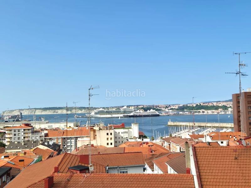 Foto f236b92c-6c65-4f48-8575-4bbafedccc8f. Ático atico con maravillosas vistas al mar y espectacular terraza. hall grande, salón comedor grande, cocina comedor inmensa, 4 habitaci en Santurtzi