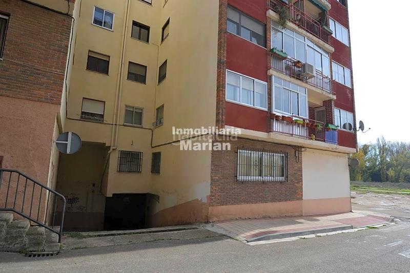 Foto 44fc0b45-c67e-4c5e-b64a-968e2c05ba46. Parking voiture dans Santa Catalina - Ferial Aranda de Duero