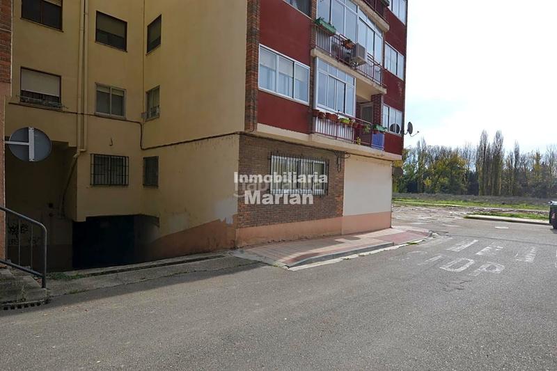 Foto 7883a4dd-bac9-45b4-b19f-eca598293283. Parking voiture dans Santa Catalina - Ferial Aranda de Duero