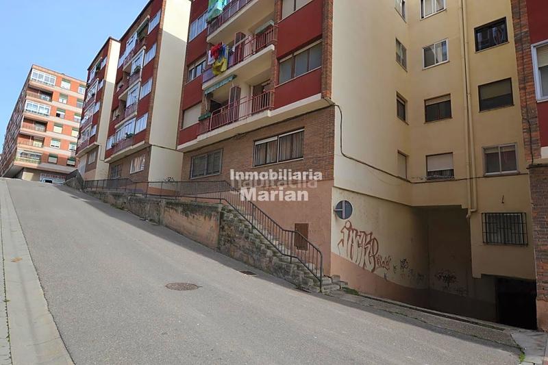 Foto a9728db4-51ff-4356-9121-74a1e093bdf5. Parking voiture dans Santa Catalina - Ferial Aranda de Duero