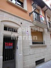 Maison jumele  Travesa puerta nueva. Casa en travesa puerta nueva de 123 m2 repartidos en 3 plantas.