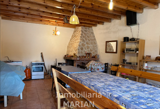 Casa  Diseminados. Merendero en santa cruz de la salceda