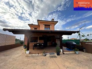 Casa a Campillo de Aranda. Chalet con piscina