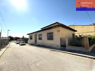 Casa a Zona Rural. Casa independiente con jardín y garaje en sinovas