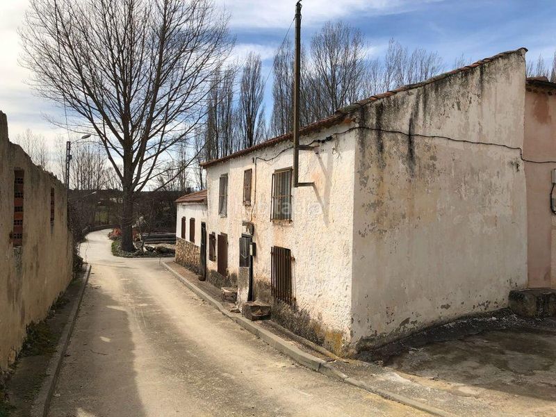 Foto f6e4b177-3ecc-4c67-adf0-cd9794217722. Masia a Carabias