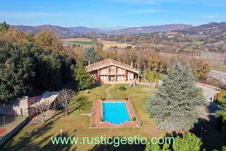 Chalet en Orís. Torre i 2 masies en venta a orís