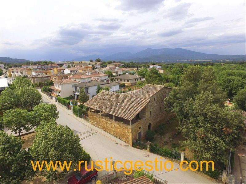 Foto 751ea739-2233-4cb0-82dd-dd1f63d4c4ff. Masia a Serinyà