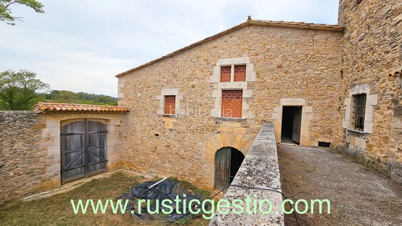 Foto 44b1b283-4ed6-443c-aa3e-f2f0796e870d. Masia a Banyoles