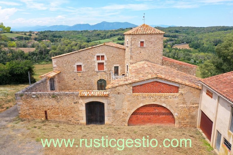 Foto 4996d1b3-adb8-4043-9e8d-3170a124ffcc. Masia a Banyoles