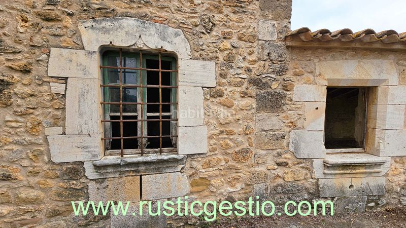 Foto d5e4370d-62be-4689-ab86-e9cb0d3c967e. Masia a Banyoles