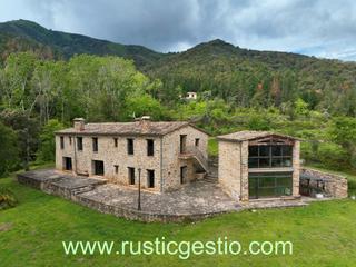 Country house in Vial camino 29. Finca rstica amb masia a angls