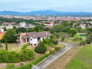Xalet a Quart. Casa unifamilia a montilivi de girona
