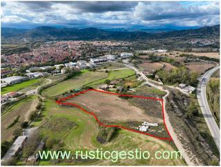 Rural plot in Manlleu. Finca rústica amb conreu a torelló (osona)