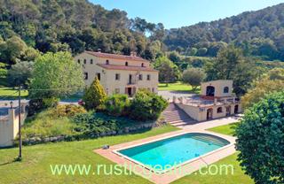 Bauernhof in Roca del Valls (La). Finca rstica amb piscina a la roca del valls (barcelona)