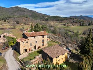 Country house in N/a. Finca rústica amb masia i paller a borredà