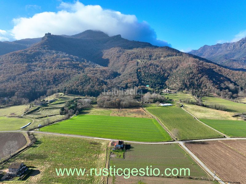 Foto 3d714379-fa0c-48f4-bb52-2229629bfbca. Masia a Vall d´en Bas (La)