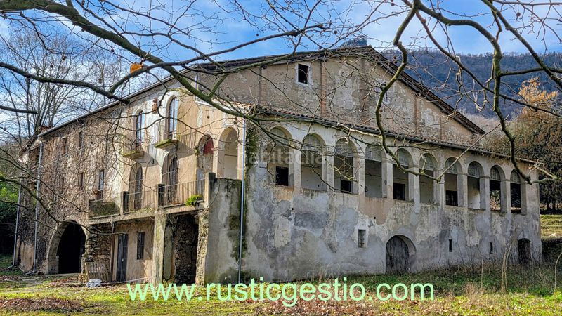 Foto fa634ed4-7c9f-40d4-98b0-5e52b76fddcb. Masia a Vall d´en Bas (La)