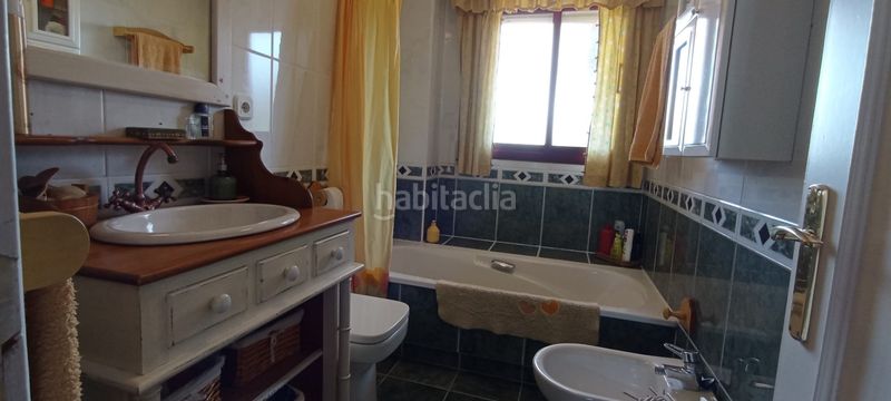 Foto a957b358-b64c-4a15-8e3c-813d614ba850. Casa adossada amb xemeneia calefacció aparcament piscina a Simancas