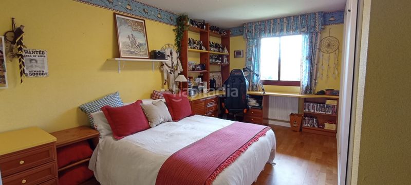 Foto e06e4daf-8096-449f-8213-ccb1cfe35d27. Casa adossada amb xemeneia calefacció aparcament piscina a Simancas