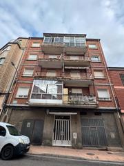 Pis a Calle batalla de san quintín 8. Venta de piso zona estacion