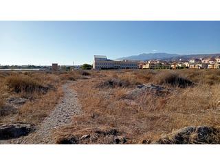 Terreny residencial a Los parrales 5. Solar en venta en el parador de las hortichuelas