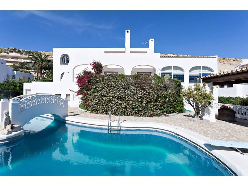 Foto 75b94253-d160-4751-99dd-ea4d96a52131. Chalet  en venta en Almerimar en Almerimar Ejido (El)