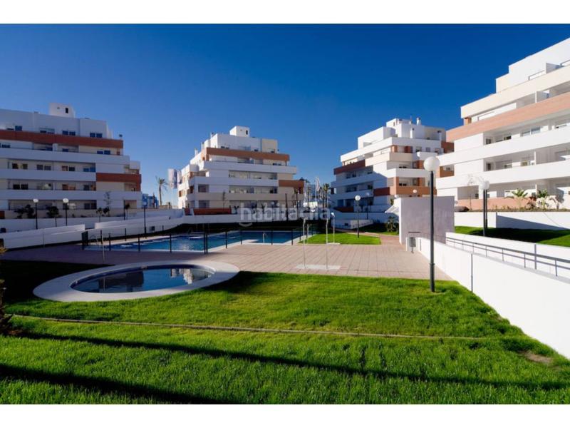 Foto ae347ad9-27d8-401d-808c-e43120c1e979. Piccolo appartamento con riscaldamento parcheggio piscina in Roquetas de Mar