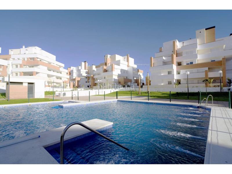 Foto e2aa982d-7232-4d56-9741-72bfcfed3050. Piccolo appartamento con riscaldamento parcheggio piscina in Roquetas de Mar