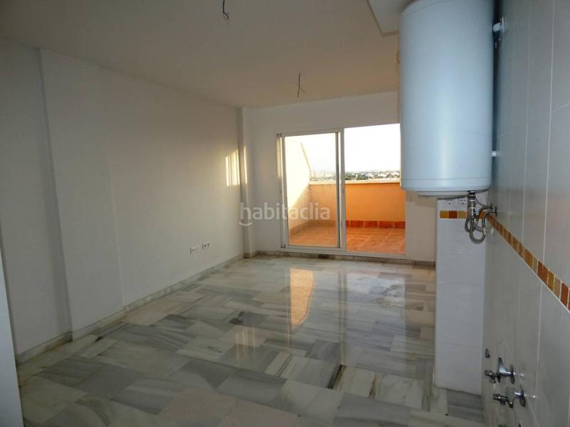 Foto d883a186-7402-4dee-9d17-b4e6b3bc8b7a. Ático atico en venta en urbanización las marinas en Roquetas de Mar