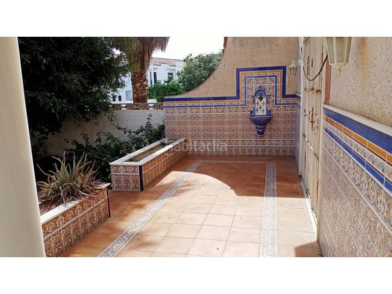 Foto 37db591e-b5ed-45e5-9c16-92be2aa4f015. Chalet  en venta en urbanización las marinas en Roquetas de Mar