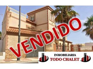 Xalet a El Puerto - La Romanilla. Chalet en venta en urbanización roquetas de marlas marinas