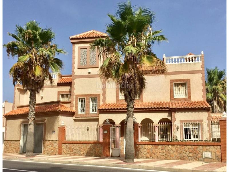 Foto 76b6b057-1ac4-4a87-96e7-a97651842c30. Chalet  en venta en urbanización las marinas en Roquetas de Mar