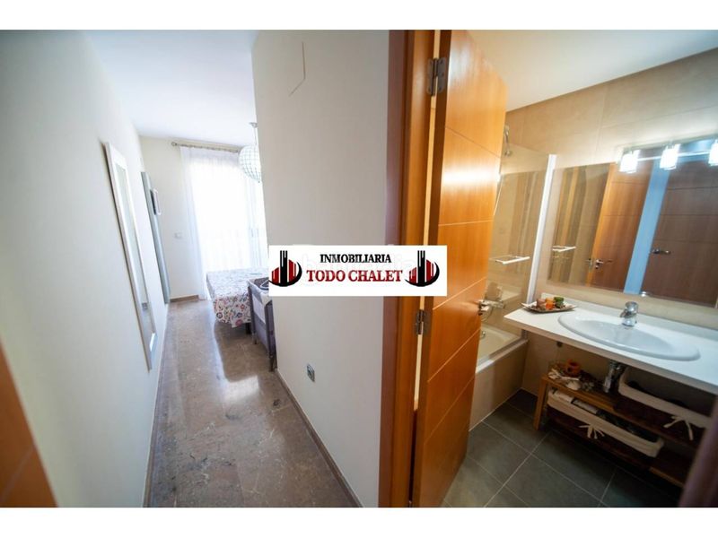 Foto 13fbf92b-02cf-455e-ba56-71170fc15da8. Piso  en venta en urbanización las marinas en Roquetas de Mar