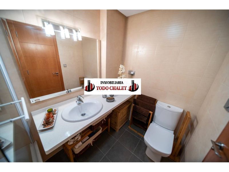 Foto 2fbc9dba-a365-4484-8ec7-3fb00a5ff263. Piso  en venta en urbanización las marinas en Roquetas de Mar