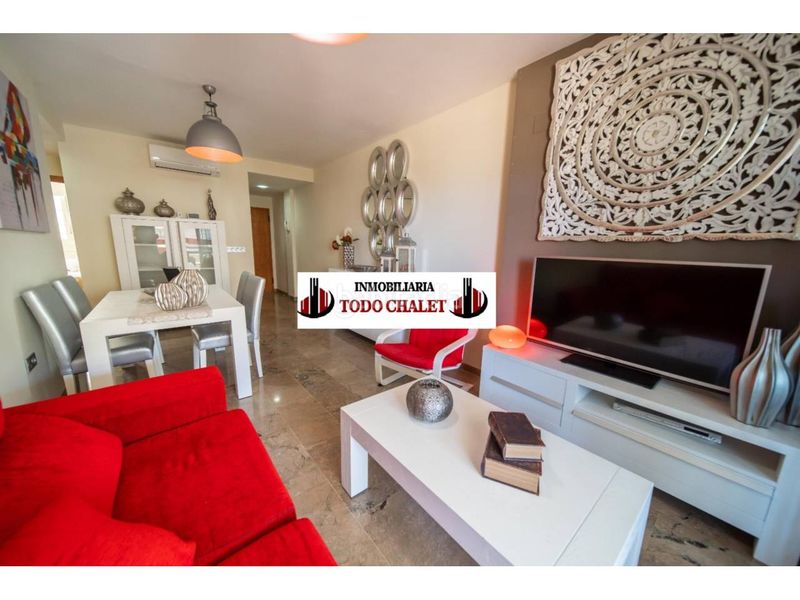 Foto 525ed492-f95e-4e32-9bd3-fcb0d9e57a89. Piso  en venta en urbanización las marinas en Roquetas de Mar