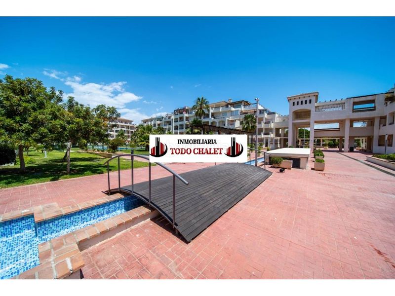 Foto 8410c765-bd29-4895-af93-e56302a0f1cc. Piso  en venta en urbanización las marinas en Roquetas de Mar
