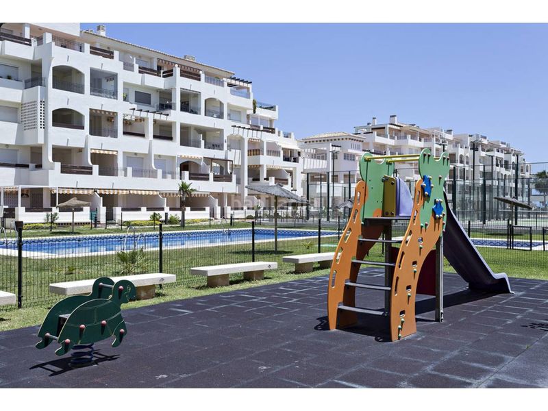 Foto a6544f07-1162-4642-b10a-2f4c541b8c9d. Piso  en venta en urbanización las marinas en Roquetas de Mar