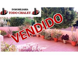 Casa adossada  Enrique granados. Chalet adosado en venta en zona norte