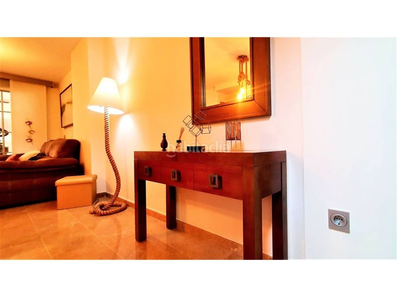 Foto ffb5ac50-f94d-4ab0-800e-a0164e0df9d6. Piso  en venta en urbanización de roquetaslas marinasel solanillo en Roquetas de Mar