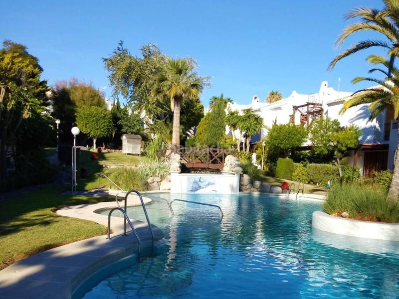 Foto 868bc04b-d7cc-4f98-8527-04b42ebdbfd7. Reihenhaus mit parking pool in Aguadulce Sur Roquetas de Mar