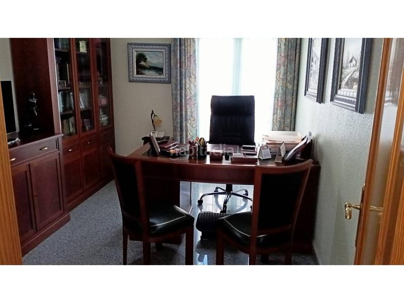 Foto b48acea3-da66-4ffc-abc6-c1264f733ae2. Xalet amb calefacció aparcament a Roquetas pueblo Roquetas de Mar