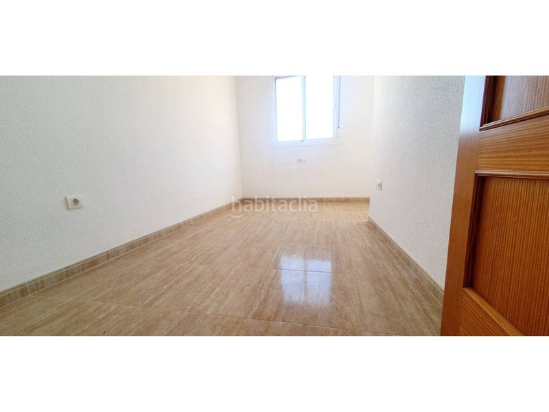 Foto 37642476-7f33-4978-a1f6-d72880fd00cd. Etagenwohnung in calle bartolomé de las casas 30 in Roquetas de Mar