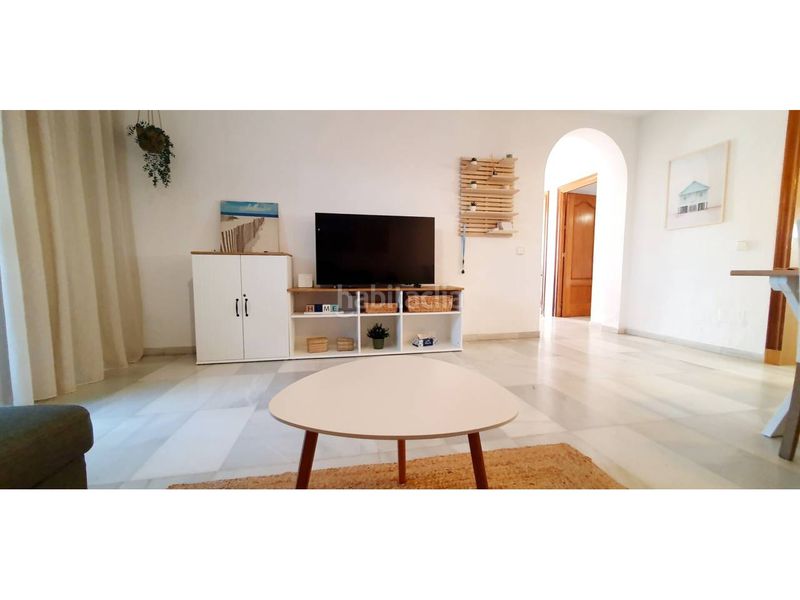 Foto 5871b324-fd9d-4971-97fa-79b08ff465c4. Alquiler apartamento en avenida diagonal 2 bienvenidos a este impresionante apartamento en el que podéis estar una corta estancia, o larga estancia de algunos mese en Roquetas de Mar