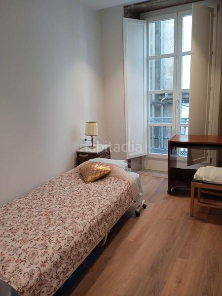 Foto 177d02ec-0cc7-47bb-8851-e681fdd46b77. Rent flat with heating in Casco Histórico Santiago de Compostela