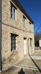 Masia  Rúa das orfas. Este casa de piedra se encuentra en vidan, 15706, santiago de co