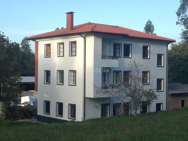 Foto 1371eae5-e5c5-4596-a467-c0cfe43c2c07. Edifici a Touro