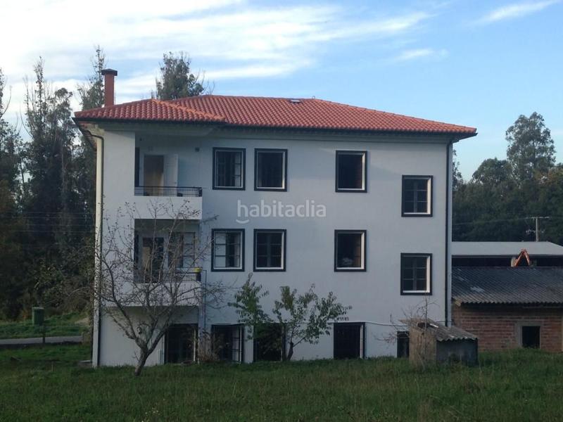 Foto ac2bcf36-a255-4e70-bd67-374ea84c5569. Edifici a Touro