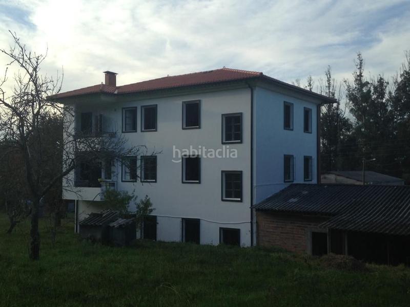 Foto e1595f74-18f7-4421-bed7-89bddfe02135. Edifici a Touro